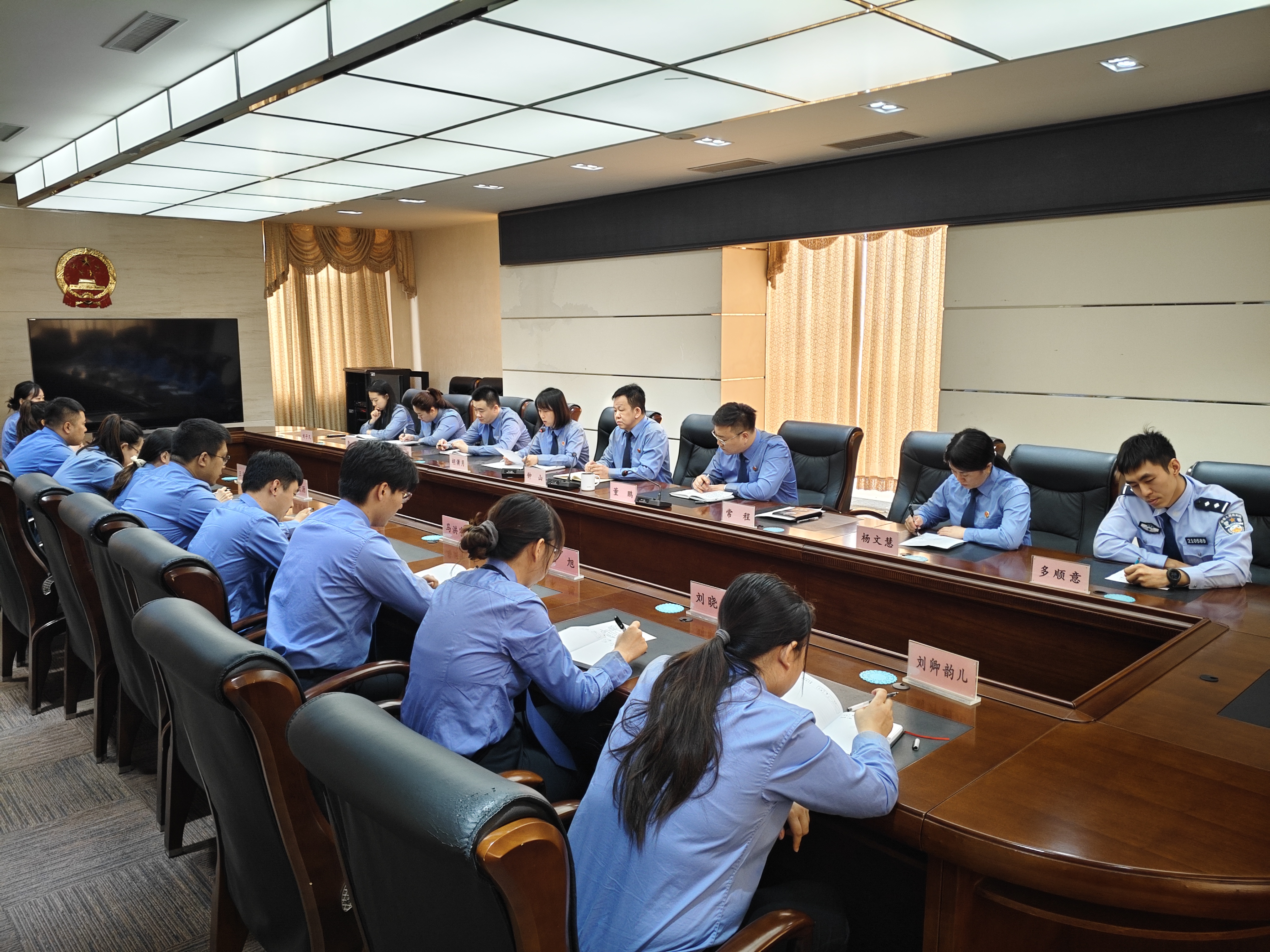 台安县人民检察院召开青年干警座谈会